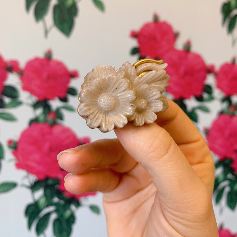 Vintage Celluloid/Lucite Flower Brooch
